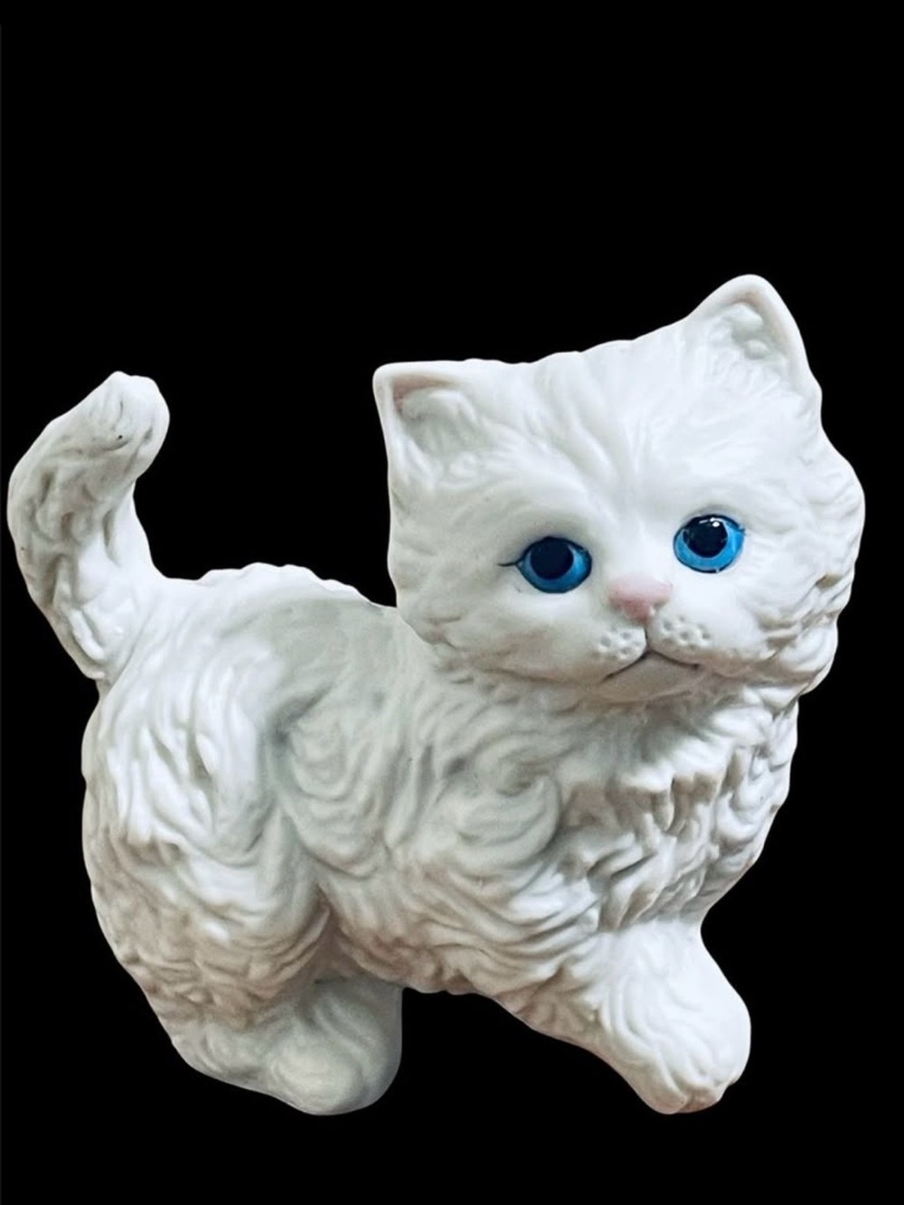 Vintage Homeco White Ceramic Cat Kitty Kitten Figurine Blue Eyes Pink Nose
